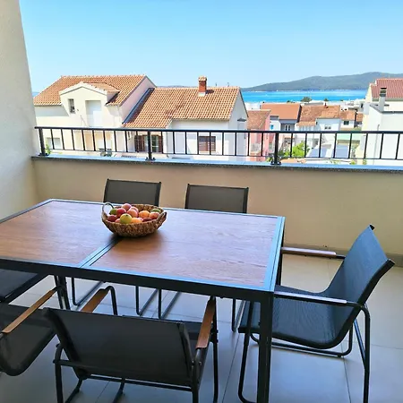 Appartamento Ges With Sea View Šibenik