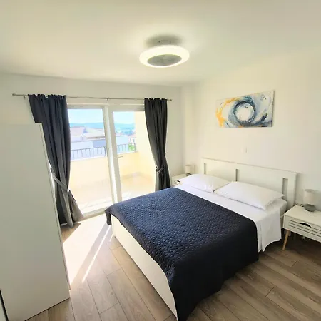 Ges With Sea View