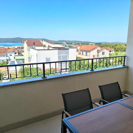 Appartamento Ges With Sea View Šibenik